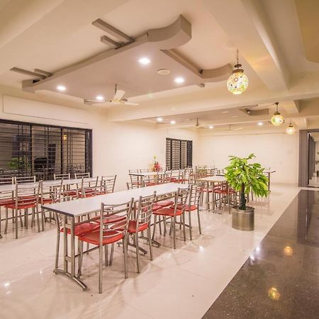 Hotel Yogiraj Palace Shegaon Экстерьер фото