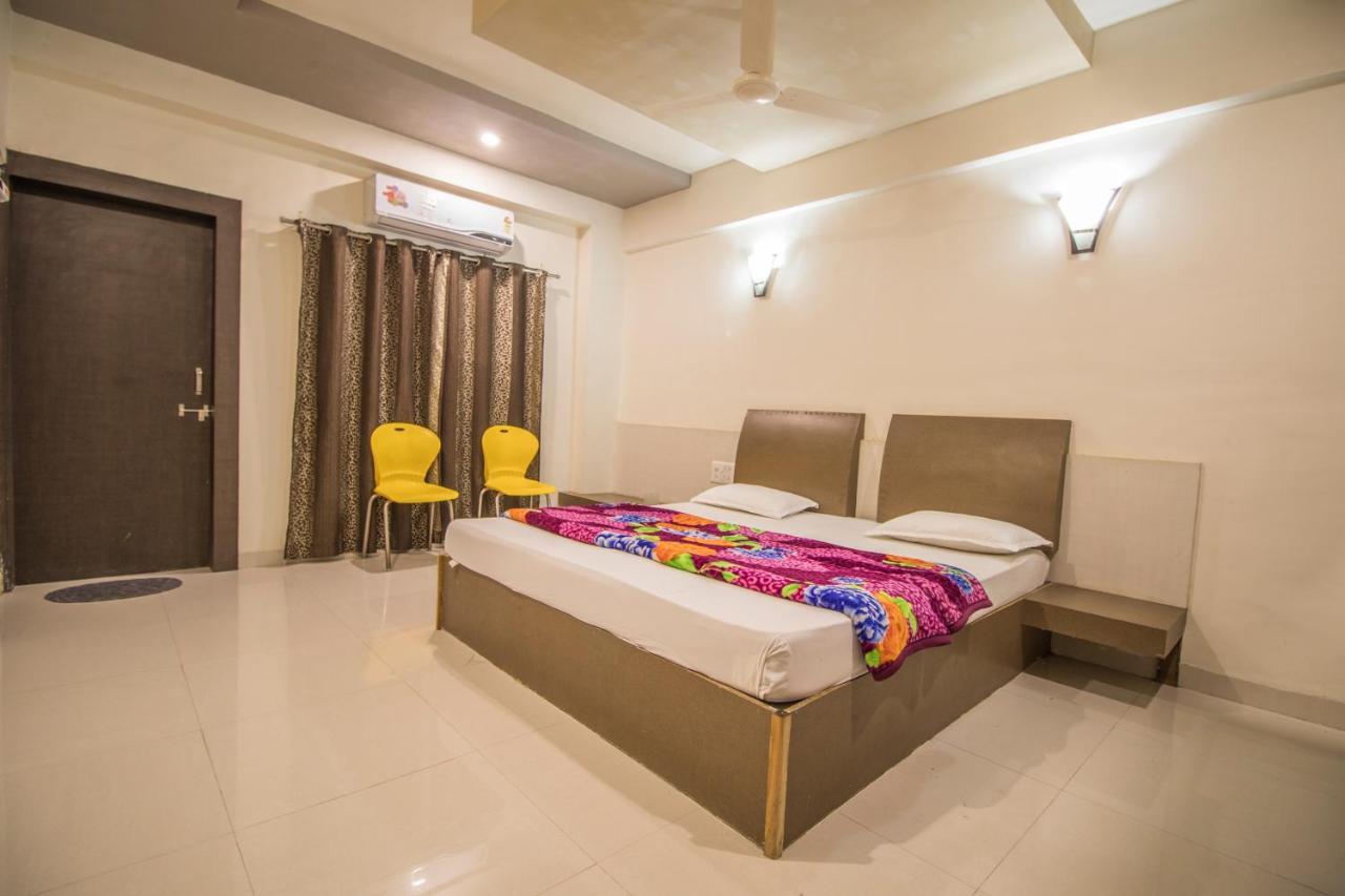 Hotel Yogiraj Palace Shegaon Экстерьер фото