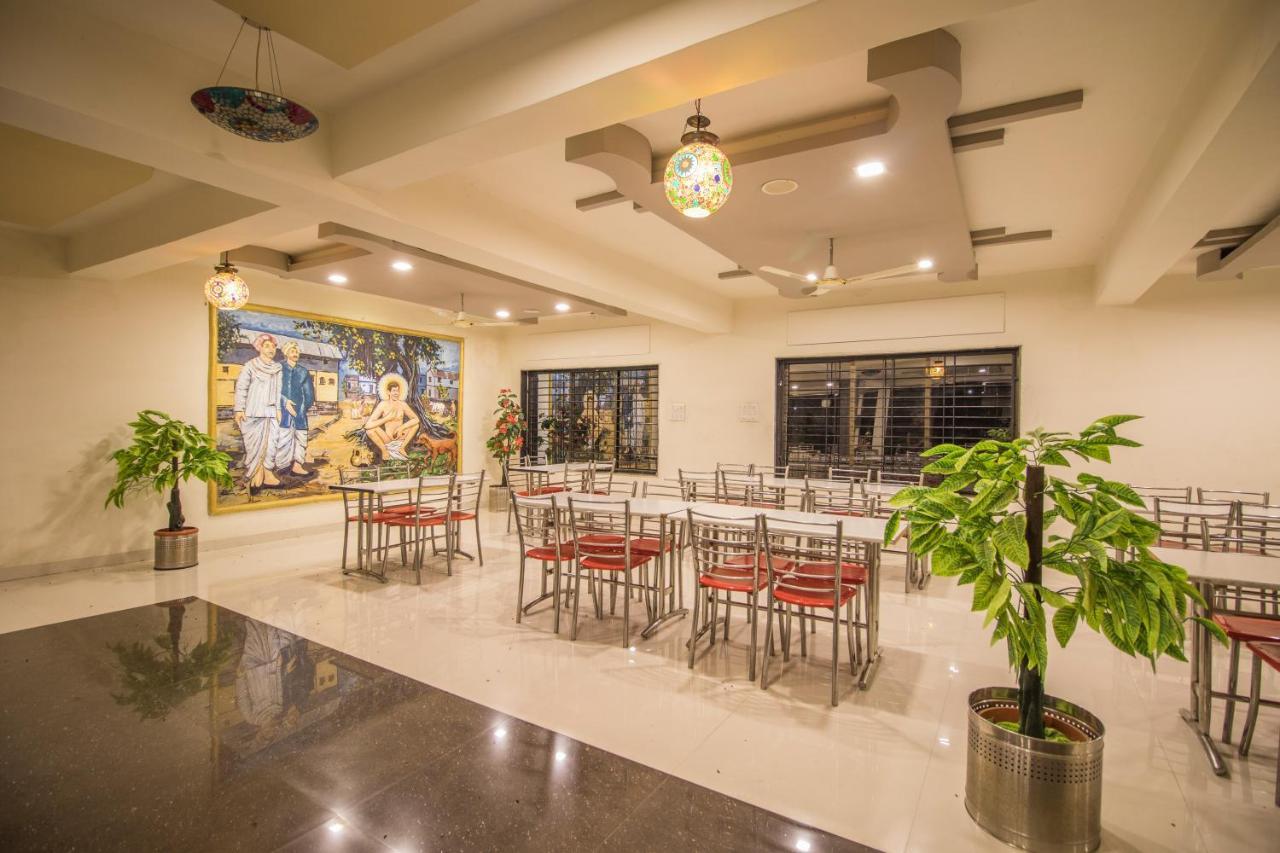 Hotel Yogiraj Palace Shegaon Экстерьер фото